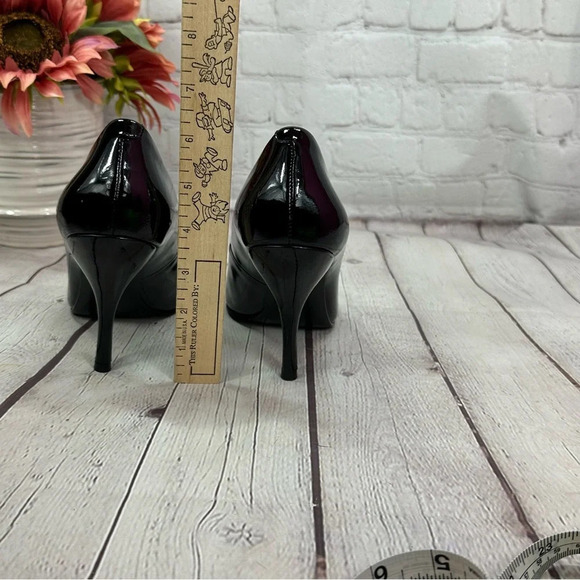 BCBGeneration black patent peep toe heels size 7.5 - Picture 6 of 8
